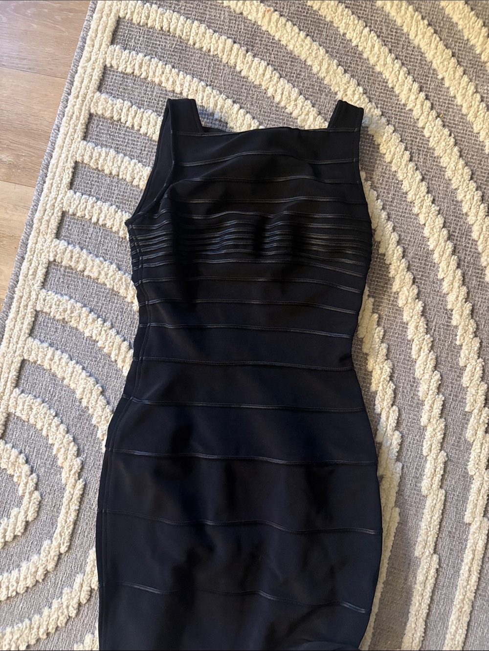 Cache dress - Picture 4 of 5